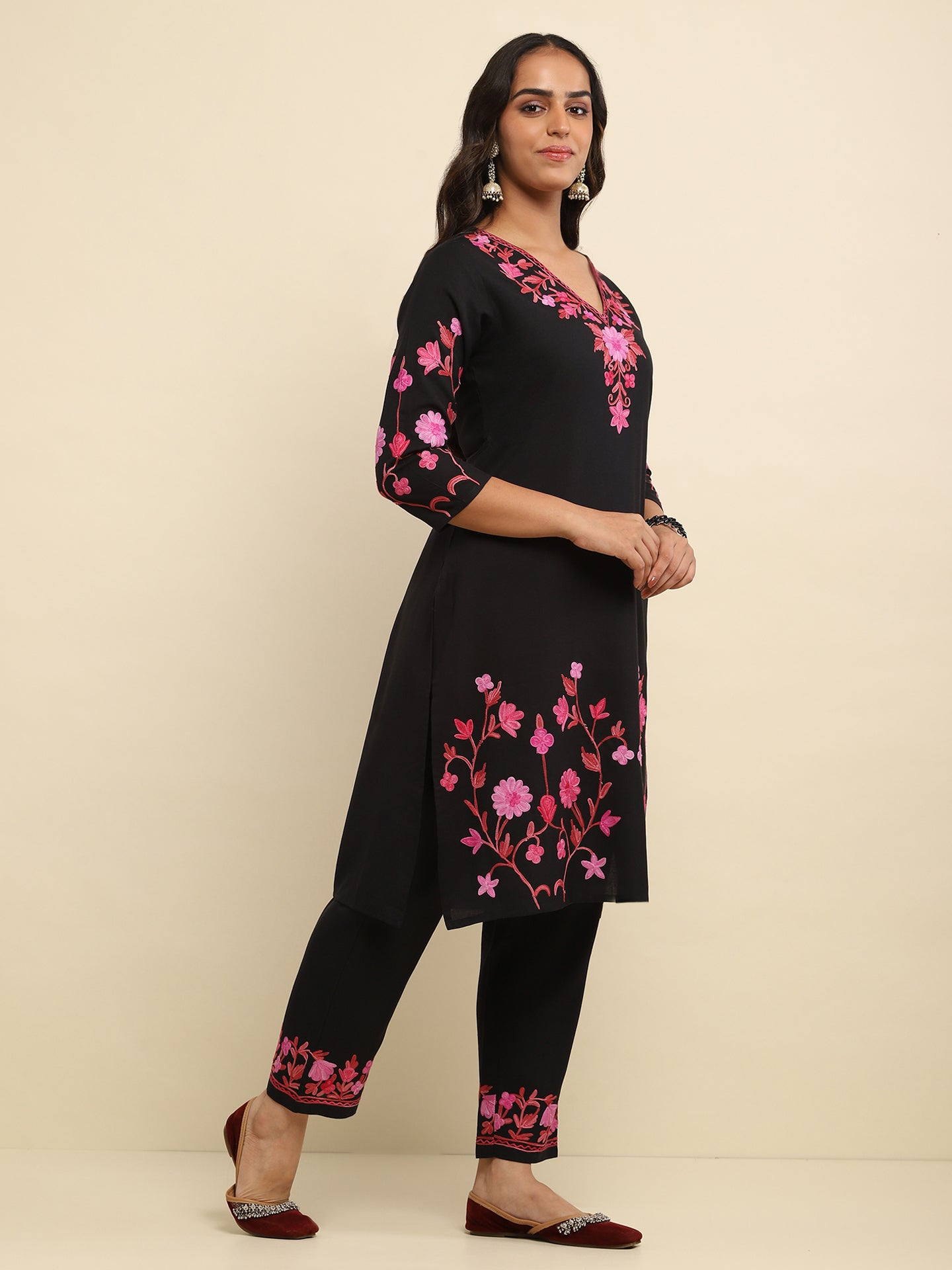 Aari Embroidered Cotton Solid Women's 2 PC Long Kurta Set- Black