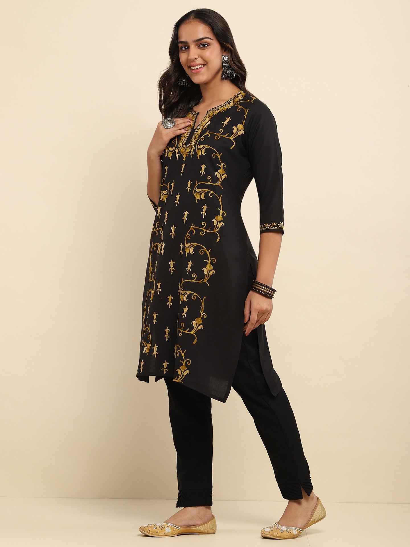 Aari Embroidered Cotton Solid Women's Long Kurta - Black