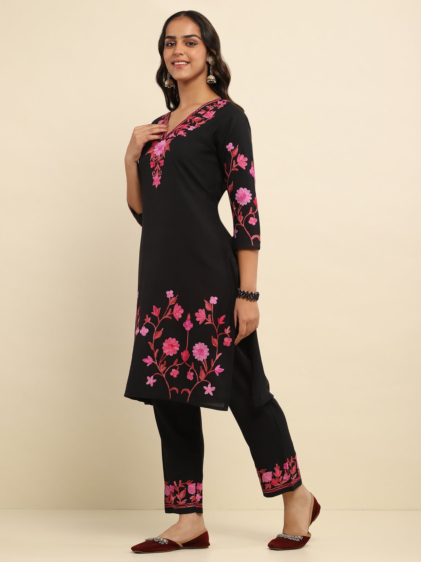 Aari Embroidered Cotton Solid Women's 2 PC Long Kurta Set- Black