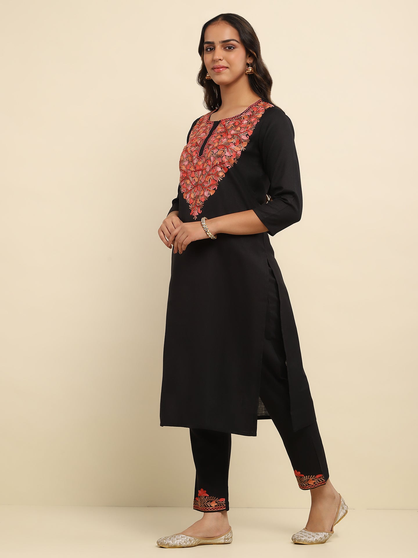 Aari Embroidered Cotton Solid Women's 2 PC Long Kurta Set- Black