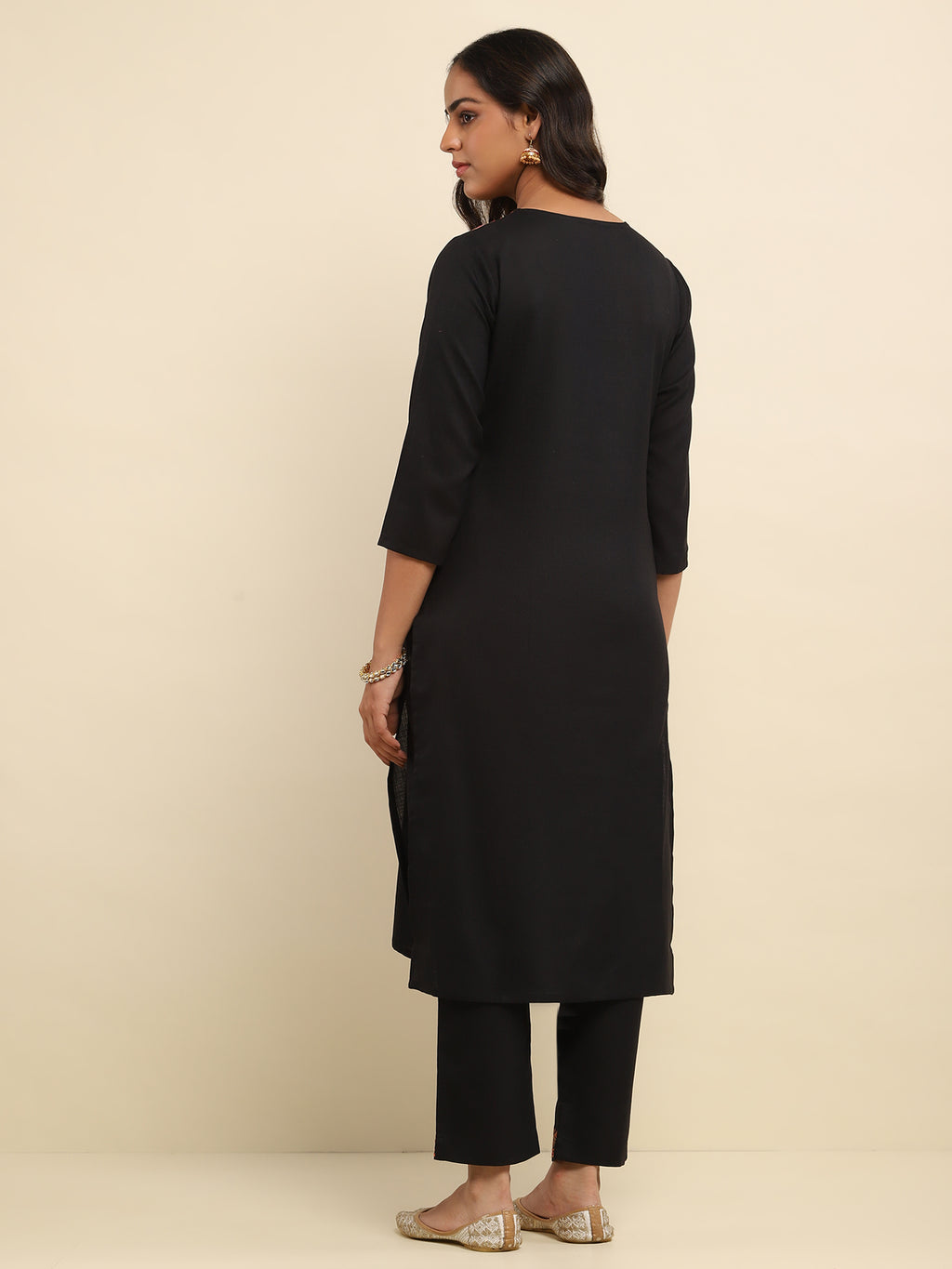 Aari Embroidered Cotton Solid Women's 2 PC Long Kurta Set- Black