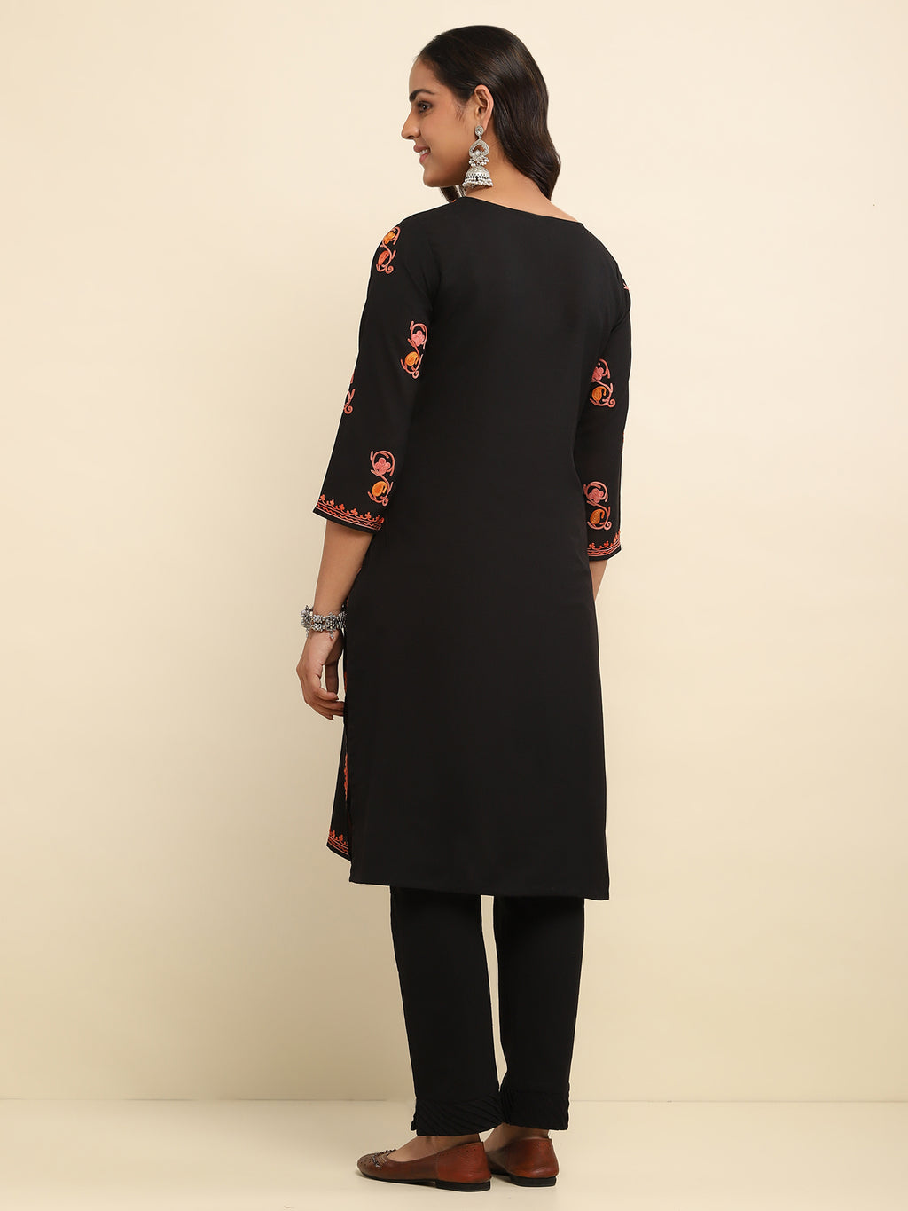 Aari Embroidered Cotton Solid Women's Long Kurta - Black