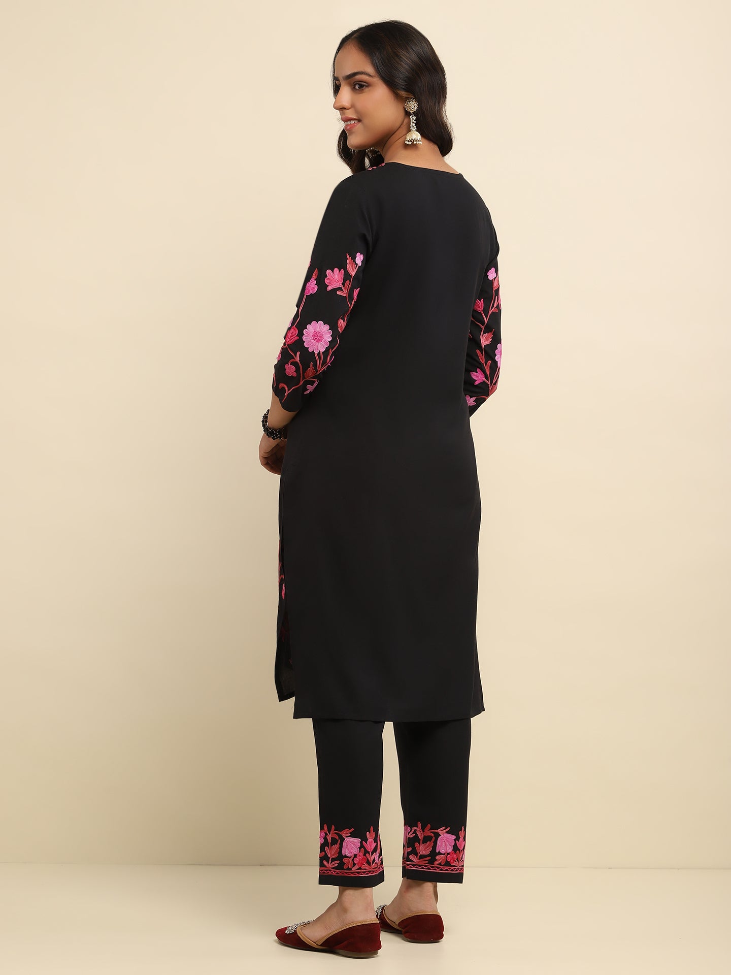 Aari Embroidered Cotton Solid Women's 2 PC Long Kurta Set- Black
