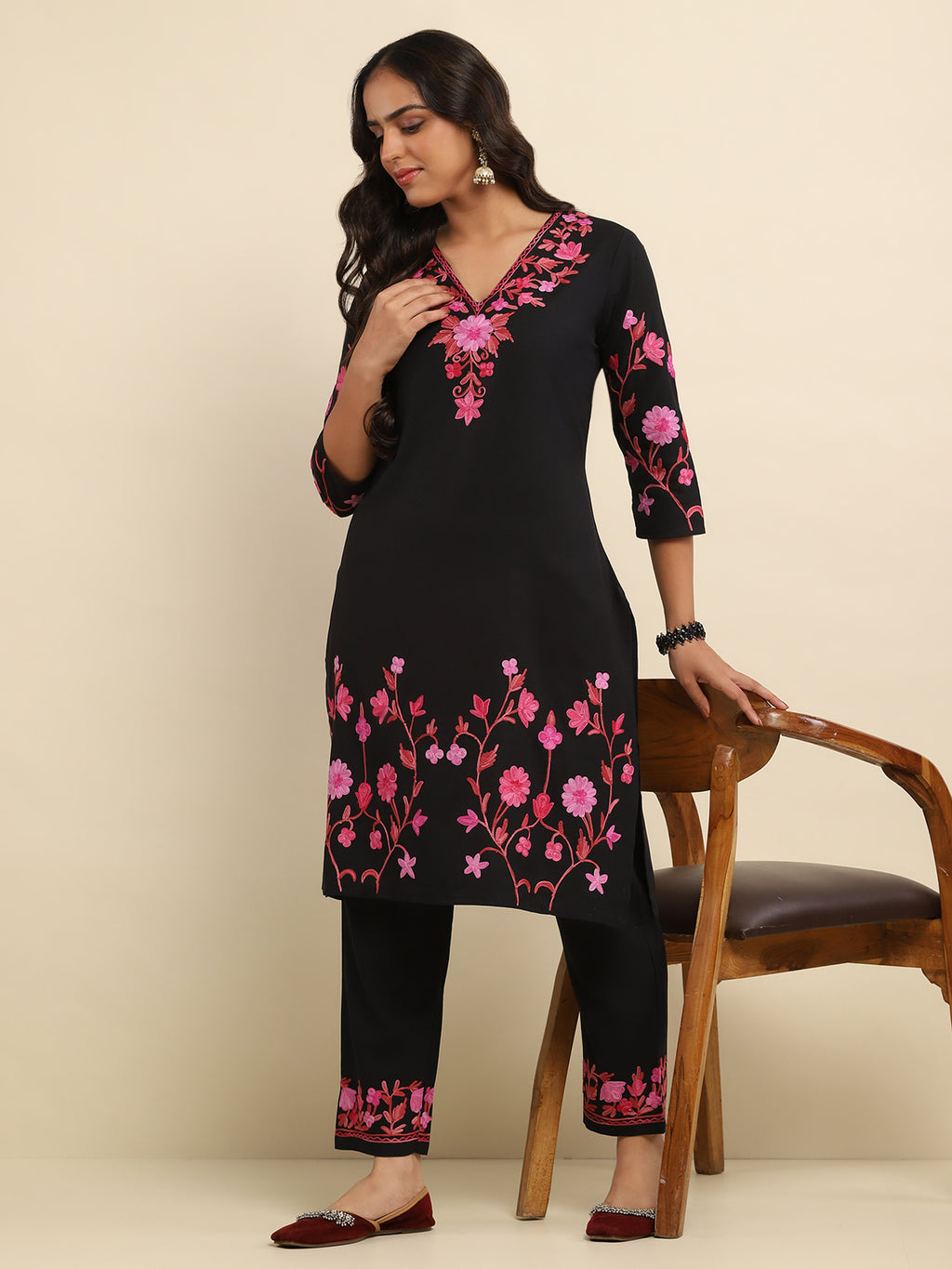 Aari Embroidered Cotton Solid Women's 2 PC Long Kurta Set- Black