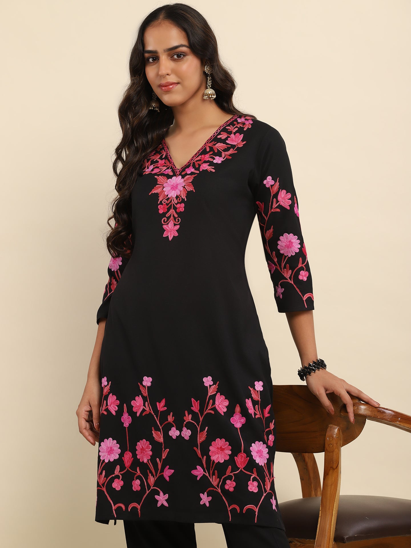 Aari Embroidered Cotton Solid Women's 2 PC Long Kurta Set- Black