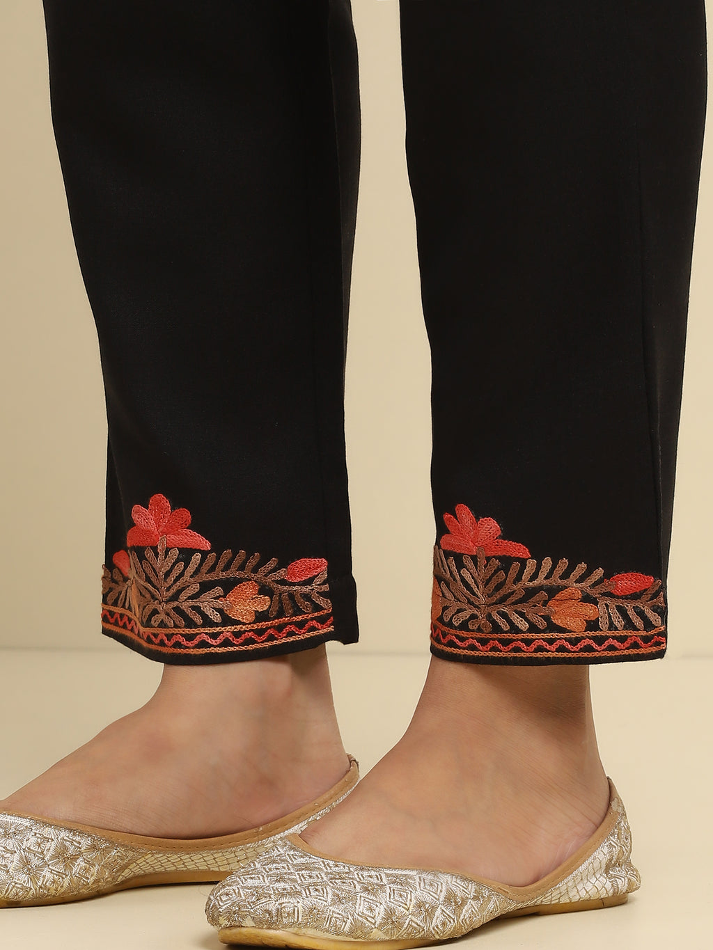 Aari Embroidered Cotton Solid Women's 2 PC Long Kurta Set- Black