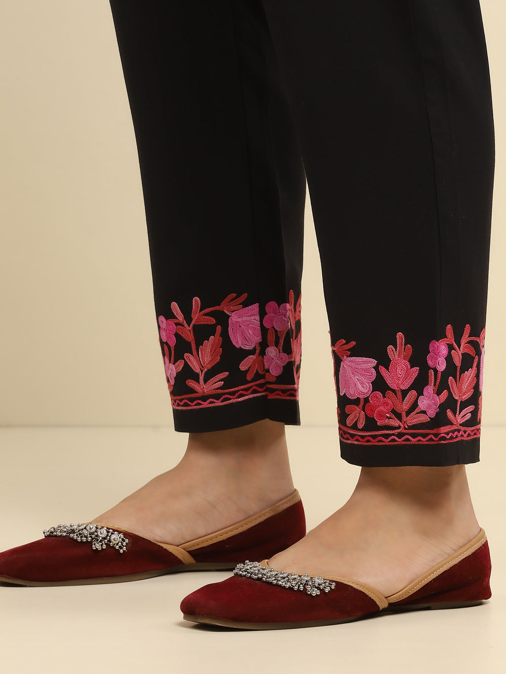 Aari Embroidered Cotton Solid Women's 2 PC Long Kurta Set- Black